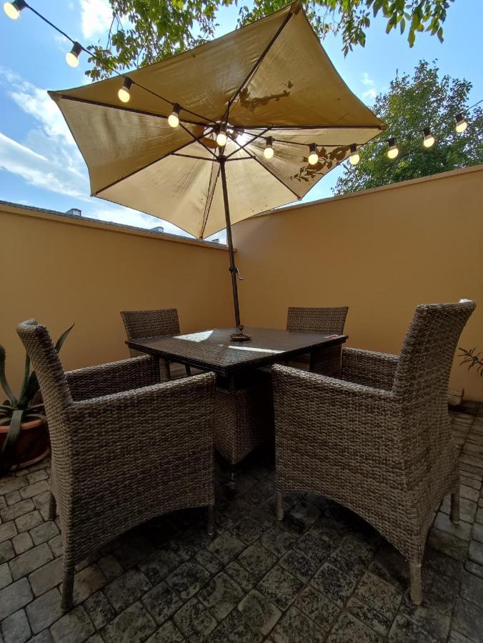 Hotelise I Bells-Of-Ireland Apartment Jerevan Eksteriør billede